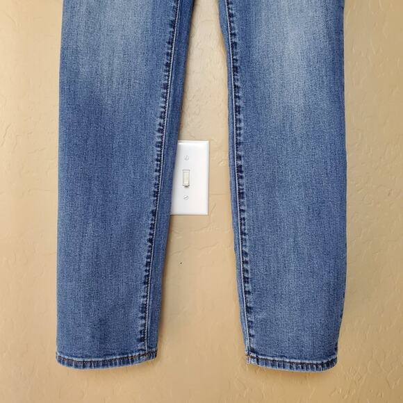 Kut from the Kloth Faded Wash Stretch Denim Jeans - Picture 4 of 9